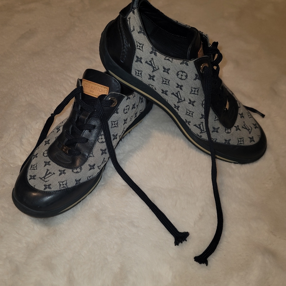 Authentic louis vitton shoes